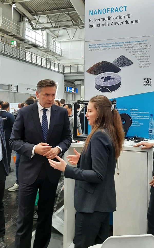 NanoFract trifft Staatssekretär Wünsch auf der Hannover Messe