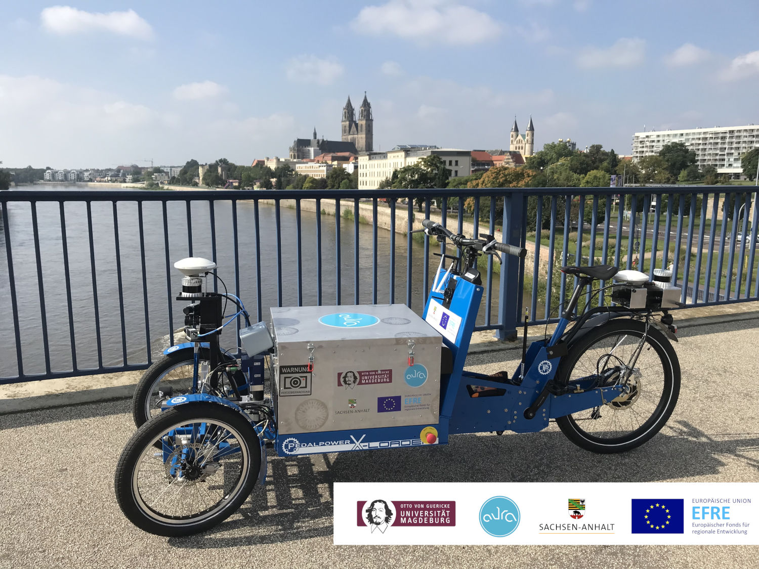 Autonomes Lastenrad auf der Strombrücke in Magdeburg 